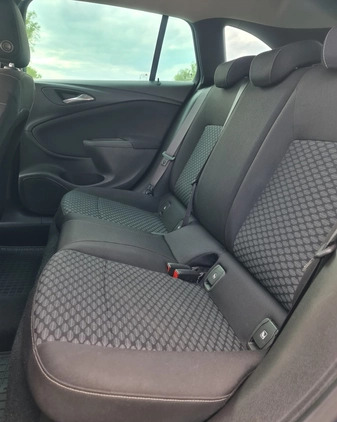 Opel Astra cena 42500 przebieg: 122000, rok produkcji 2019 z Otwock małe 466